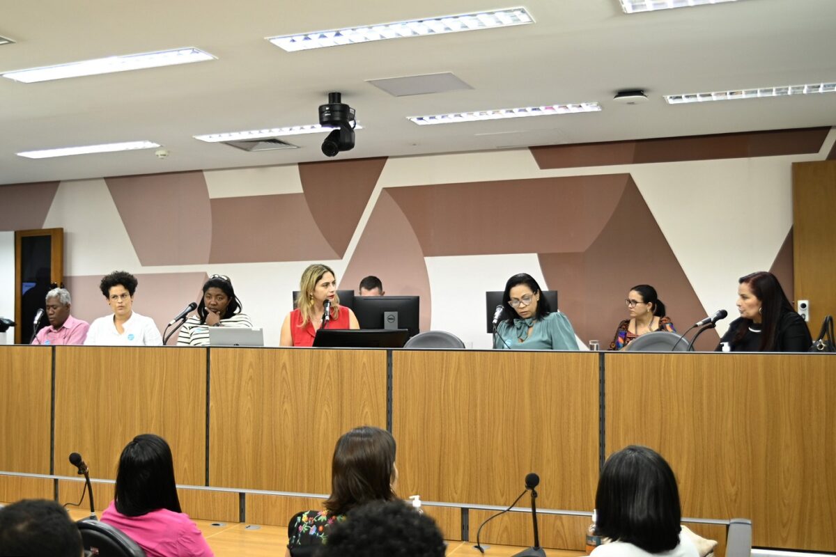 Familiares de alunos com deficiência pedem melhorias na educação inclusiva